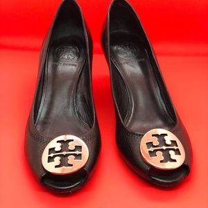 TORY BURCH  WEDGE BLACK 8M
